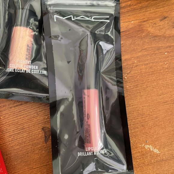 Assorted Makeup Bundle - Picture 5 of 6